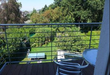 Aachen-Am Tierpark: Schick möbl. 2,5-Zi-Whng. mit Balkon in ruhiger Lage