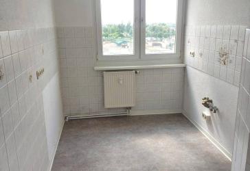 Schöne Stilvolle sonnige 2-R.-Wohnung in Dessau im 4.OG,48,60m2 mit BLK.zu vermieten.