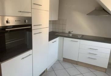 schöne lichthelle 4 Zimmer Wohnung mit Küche