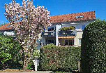 Großzügige 2-Raum-Wohnung mit Terrasse