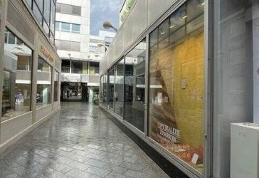 HIER WERDEN SIE GESEHEN - AUSSTELLUNGSVITRINE IM KÖ-CENTER!!