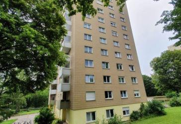 S-Giebel: 11. OG: VERMIETETE - 2-Zimmer-Wohnung in einem Mehrfamilienhaus mit herrlicher Aussicht!