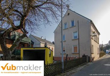 Zweifamilienhaus in Helmbrechts - zentral, aber ruhig gelegen
