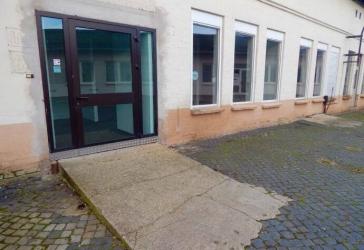 Großzügige Gewerbefläche