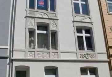 Top geschnittene und gepflegte 3 Zimmer Wohnung in einem 4 Familienhaus mit Einbauküche