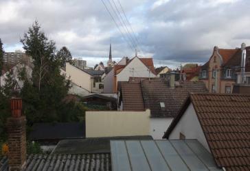 Teilsaniertes Mehrfamilienhaus (4 Wohnungen) in zentraler, ruhiger Lage von FFM-Sossenheim