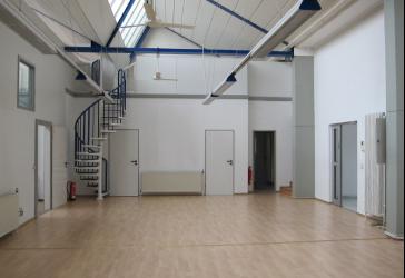 Vielseitig nutzbares Büro mit Lagerfläche in KA-Nordost