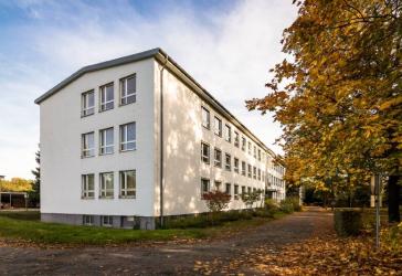Bürosolitär im Park!