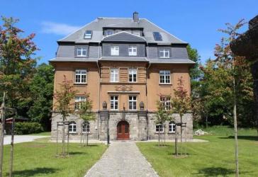 Noble 5-Raum-Maisonette Wohnung mit moderner Einbauküche in der Görner Villa