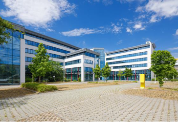 antaris Immobilien GmbH ** Großzügige Bürofläche mit umlaufender Terrasse **