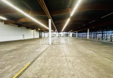Gepflegte Lagerhalle in Haan | 3 Rampentore | 1 ebenerdiges Tor