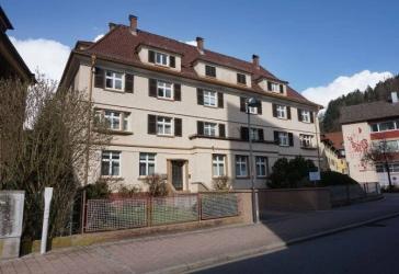 Schramberg - Stadtmitte 3 Zi Altbau im 2. OG mit Einbauküche