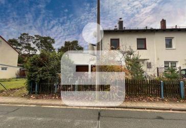 außergewöhnlich großes Grundstück in beliebter Wohnlage...sanierungsbedürftiges REH in Alterlangen