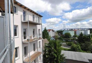Tolle, geräumige 4-Zimmer Altbauwohnung mit großen SW-Balkon