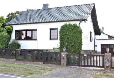 Preissenkung! EFH für Privat und/ oder kleinen Handwerksbetrieb... auf großem, abgeschirmten Grundstück.