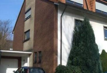 Helle Dachgeschosswohnung mit Loggia