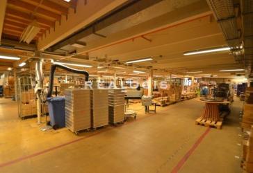 WEDEL | ca. 4.000 m² LAGER | PRODUKTION | RAMPE | BÜRO