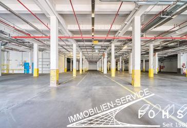 Lagerhalle mit 3.510 m² ebenerdig (li. Höhe 4,5 m) + Rolltor in 71706 Markgröningen bei Stuttgart nahe B 10 + A 81
