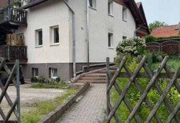 Mehrfamilienhaus in Weimar, im Ortsteil Schöndorf