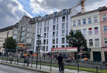 Weißensee: Berliner Allee: VERMIETETES GEWERBE mit 61 m² im VHS Erdgeschoss: 5 % RENDITE