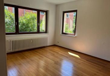Herrliche 3 Zimmer Altbauwohnung im Westviertel mit sonnigem Garten