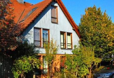 Vier-Zimmerwohnung mit Balkon , Süd / Ost