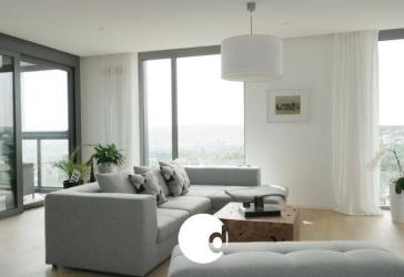 Außergewöhnliche 2,5-Zimmer-Wohnung mit tollem Ausblick im höchsten Wohnhaus Stuttgarts