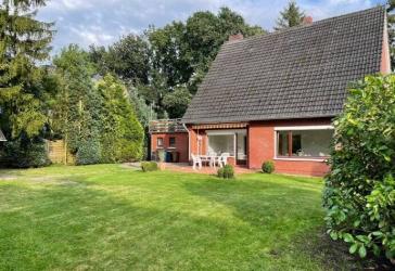 3-Zimmer-Wohnung zu vermieten im Ergeschoss mit Garten