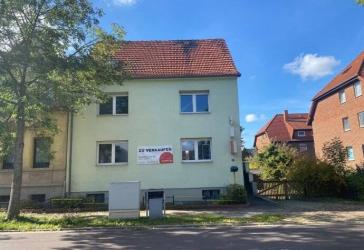 Leeres Haus und tolles Grundstück - lassen Sie alle Ihre Wohnträume wahr werden !