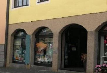 Ladengeschäft, Büroräume in guter Lage