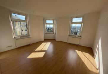 Attraktive, helle 3 Zi. Wohnung mit Personenaufzug