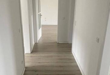 NEUSS DREIKÖNIGENVIERTEL- SCHICKE ZWEI BIS DREIZIMMERWOHNUNG IN ZENTRALER LAGE