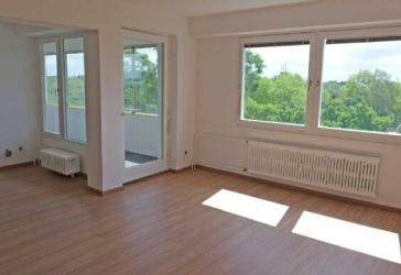 3-Zimmer-Whg. mit EBK und Loggia in Zehlendorf
