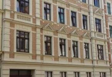 Freundliche 2-Raum-Wohnung mit EBK, Tageslichtbad und Gartenmitbenutzung, Stellplatz möglich