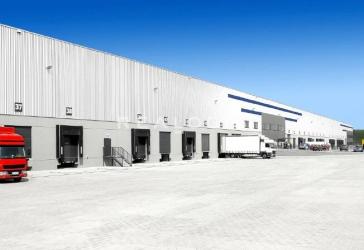 KURZANMIETUNG möglich | ca. 8.000 qm Lager / Logistik | 12,00 m UKB | Rampe + ebenerdig