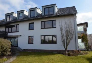 Top-Lage Auefeld: exklusive 4-Zimmer-Wohnung mit Aussicht auf den Habichtswald