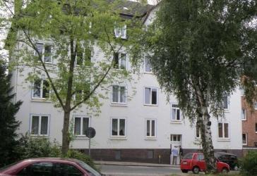 Kleine, feine 2-Zimmer Dachgeschoss-Wohnung in Bergedorf, Sander Str. 18a, bevorzugt an alleinstehende Dame mittleren Alters