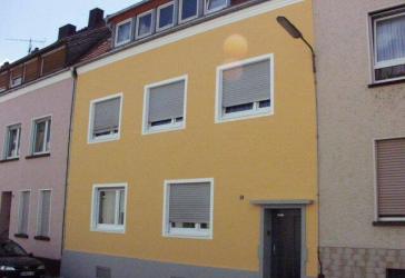 2 1/2 Zi mit Einbauküche in SB- Burbach ( zentral )