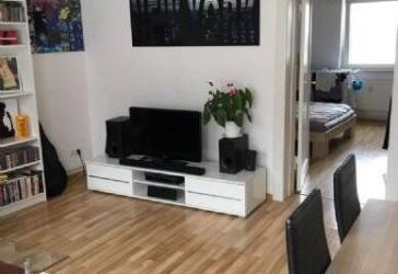 2 Zimmer Wohnung mit Süd-Balkon Nähe Bahnhof-nur Berufstätige-max.2 Personen