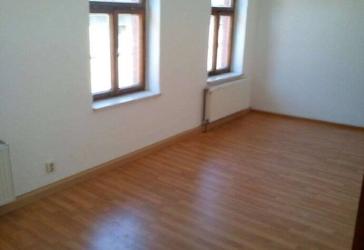 schöne helle 2 Raum Wohnung direkt am Markt
