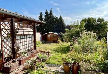 Bezugsfreies Reihenmittelhaus mit großem Garten für die ganze Familie !