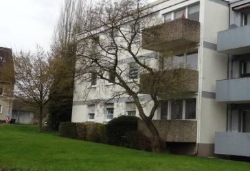 gepflegte 2,5 R. Wohnung mit Balkon