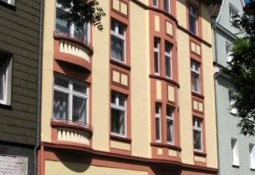Helle 3-Zimmer-WG mit Balkon und Einbauküche
