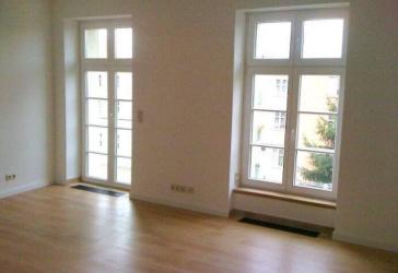 ~ Helle Traumwohnung mit Badewanne, Dusche & Balkon in ruhiger und zentraler Lage! ~
