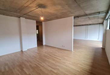 Moderne Loftwohnung mit Parkett, EBK und Balkon im alten Speicher!