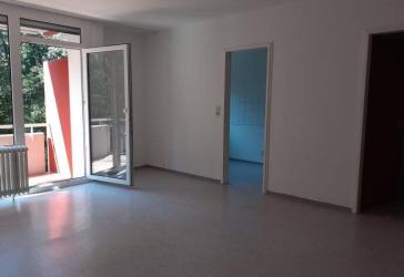Großzügige 1-Zimmer-Wohnung mit Balkon und separater Küche