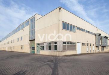 BÜRO | HALLE | RAMPEN UND EBENERDIGE ANDIENUNG | VIDAN REAL ESTATE