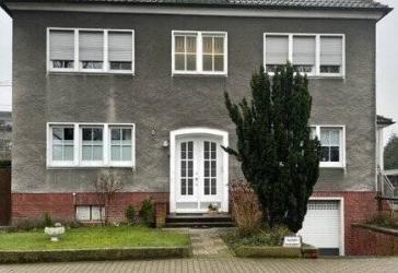 2,5-Zimmer-Altbauwohnung mit Balkon in Hamm-Herringen. Gute Wohnlage