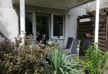 Direkt am Königsgruber Park mit Terrasse und Garten (Wohnberechtigungsschein erforderlich)