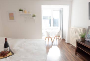 Möbliertes Apartment mit Boxspringbett am Ponttor